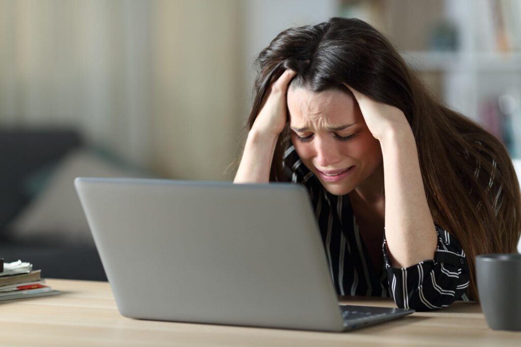 Social media writing aesthetic compared to the emotional reality of authorship